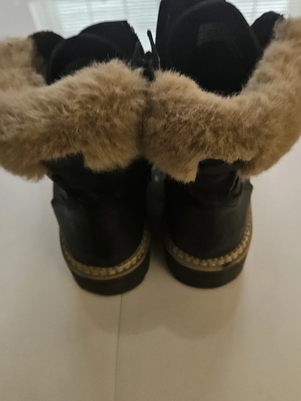 Steve Madden Black Lace-Up Winter Boots with Brown Faux-Fur Trim